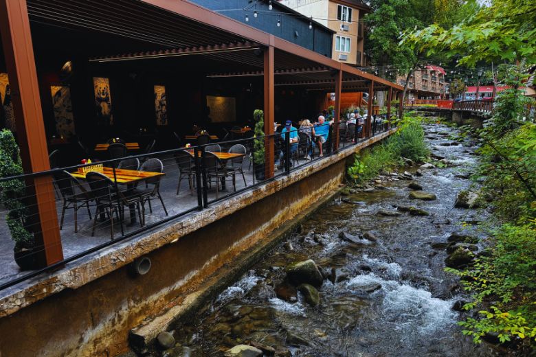 Things To Do Howard's Restaurant